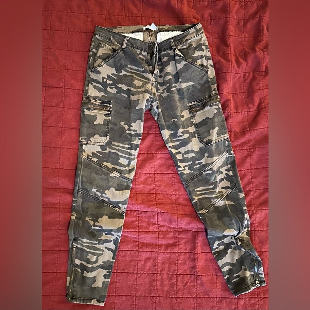 Camo washed pants slightly worn